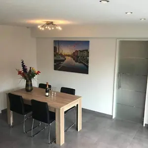 Ellens' Charming Place Center , Ostende Belgique