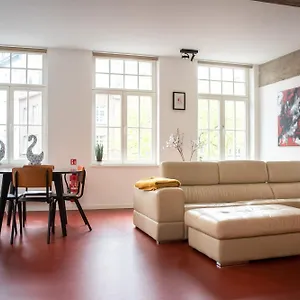Light And Airy On Top Location - Industria In Historical Center , Anvers Belgique
